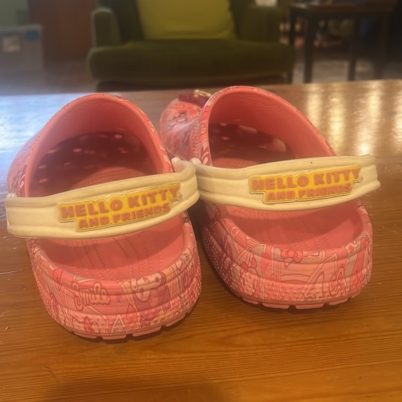 Women’s Crocs x Hello Kitty® Classic Clog - Pink Size M8 W10 - Picture 7 of 14